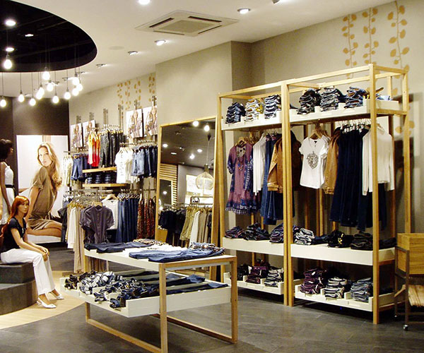 服装展示柜应用案例